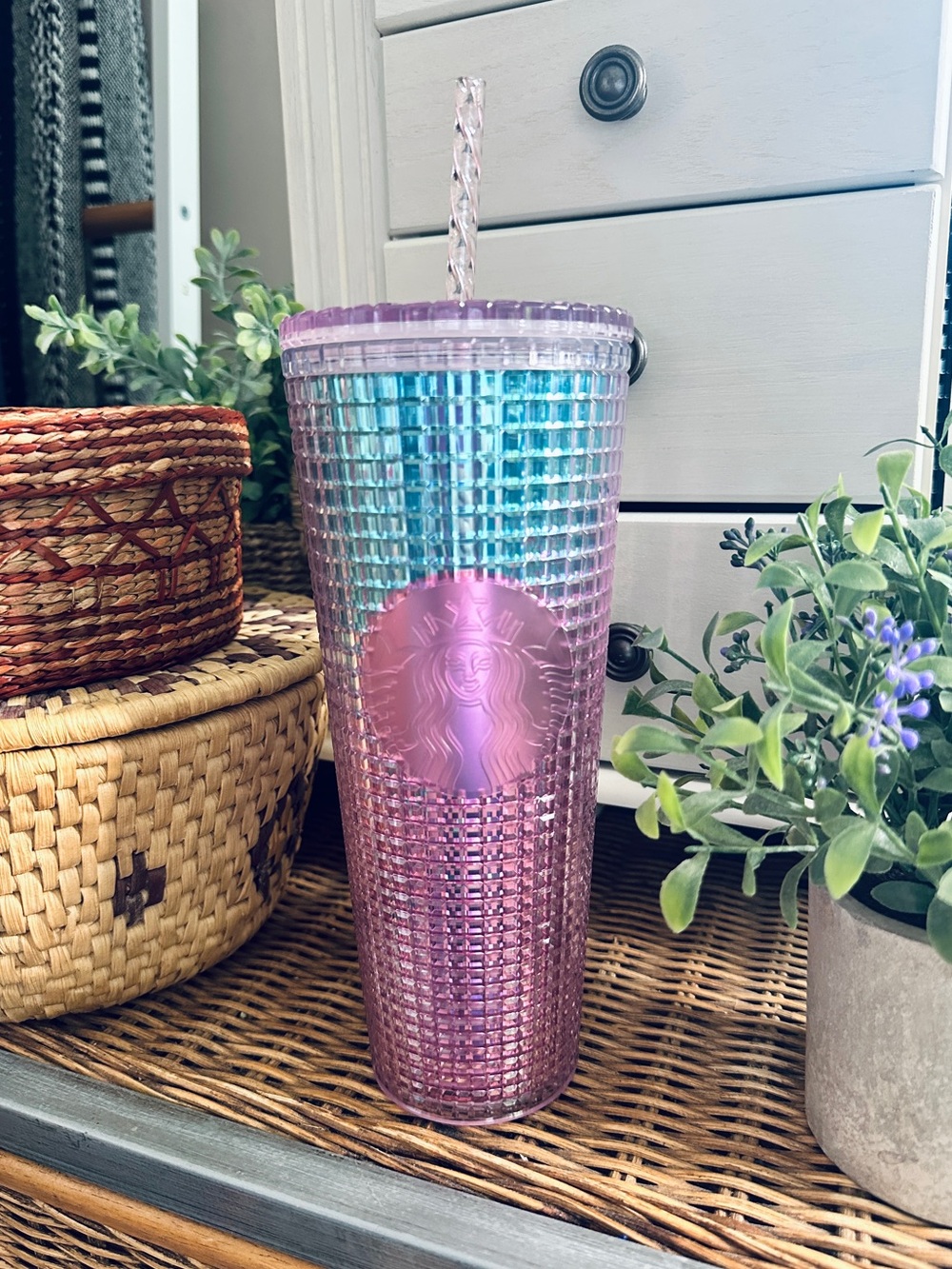 Starbucks 2021 Iridescent Mermaid Grid Tumbler 24 oz Pink Blue Cold Cup